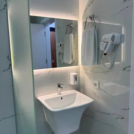 House Albania * Kamez