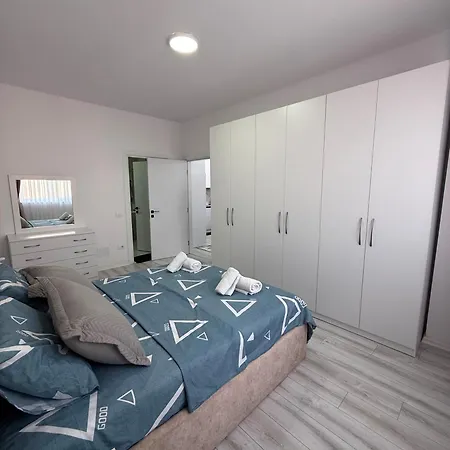 House Albania * Kamez